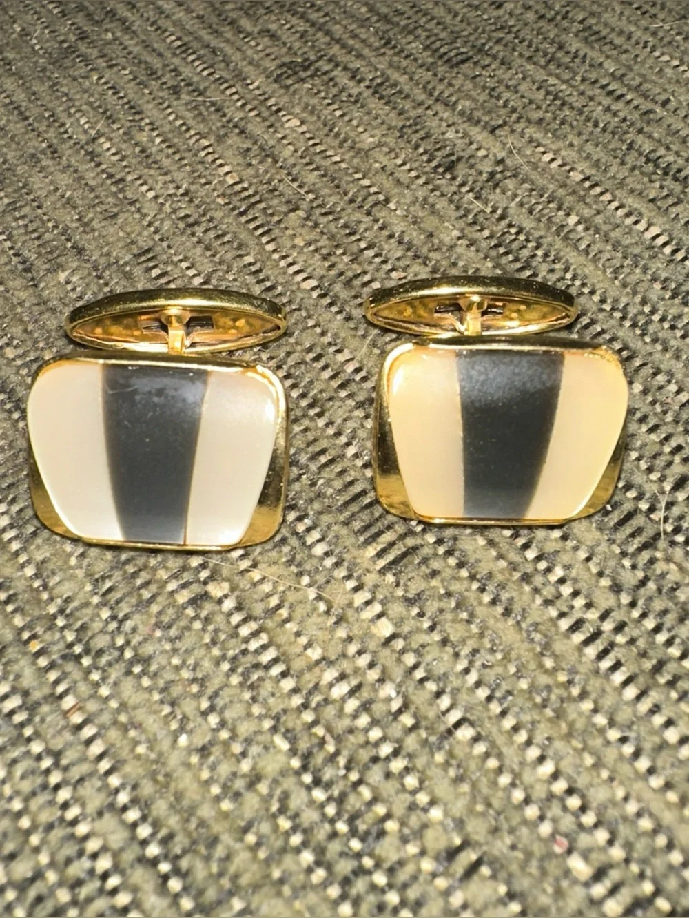 Vintage inlaid gold-toned rectangular cufflinks